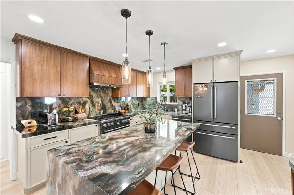 8317 Cheyenne Downey, CA 90242