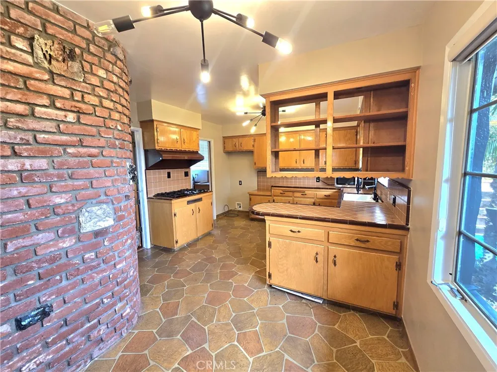 932 W Granada Court Ontario, CA 91762