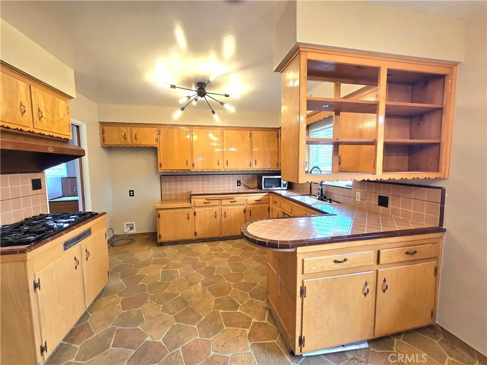 932 W Granada Court Ontario, CA 91762