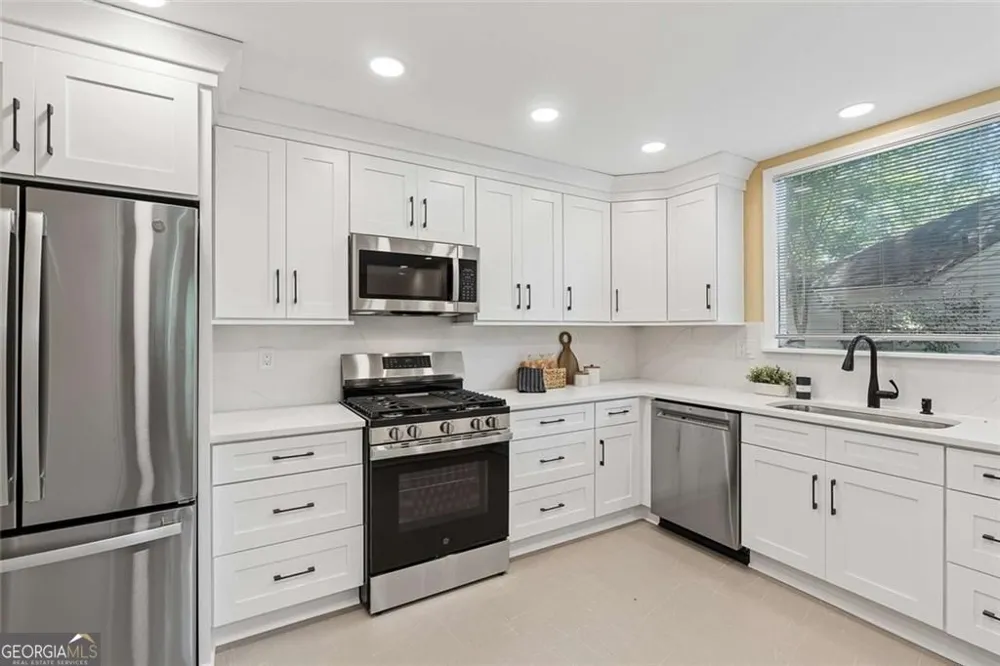 805 Holmes ST NW Atlanta, GA 30318