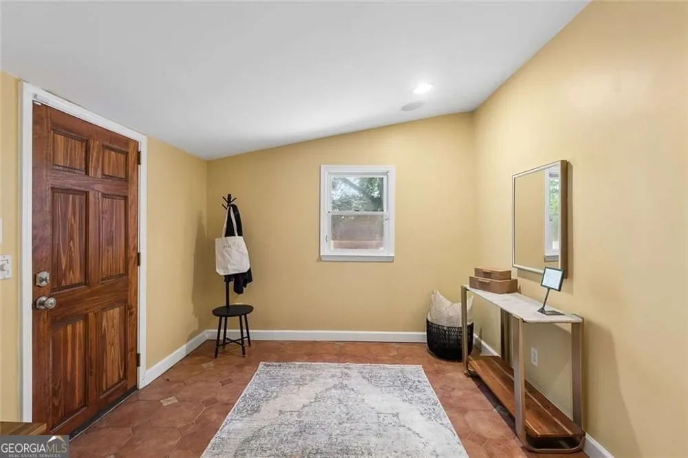 805 Holmes ST NW Atlanta, GA 30318