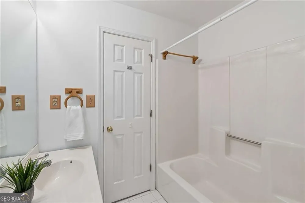 805 Holmes ST NW Atlanta, GA 30318