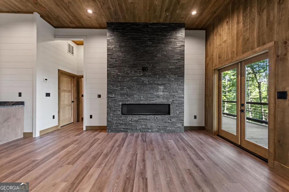 191 Green Ridge RD Blue Ridge, GA 30513