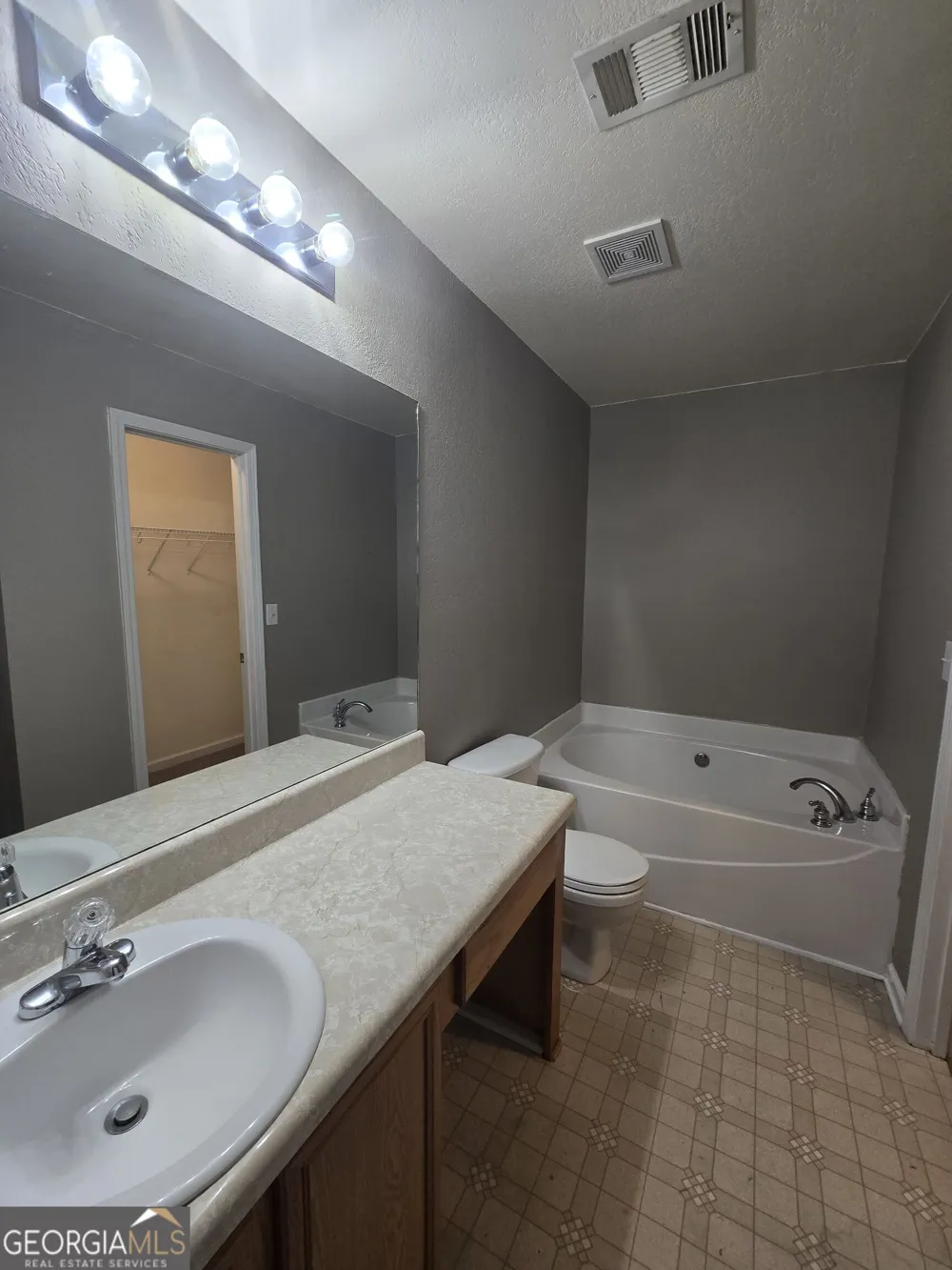 246 Beaumont HTS Macon, GA 31206