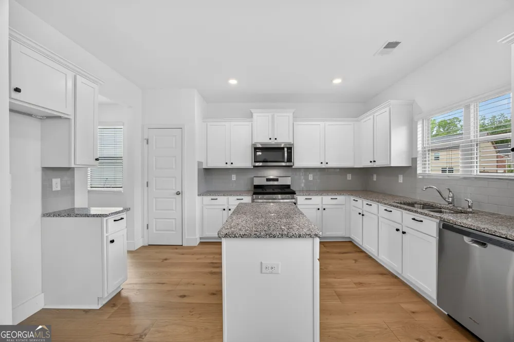 659 Azalea Bloom DR Loganville, GA 30052