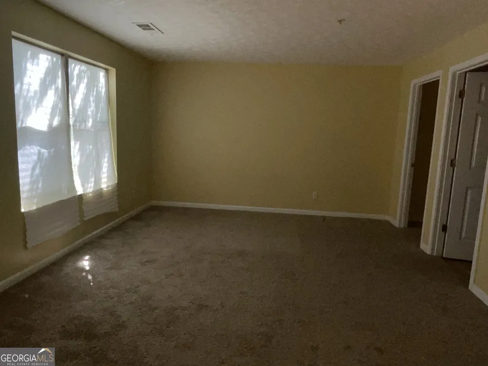 1203 Par Three WAY Lithonia, GA 30038
