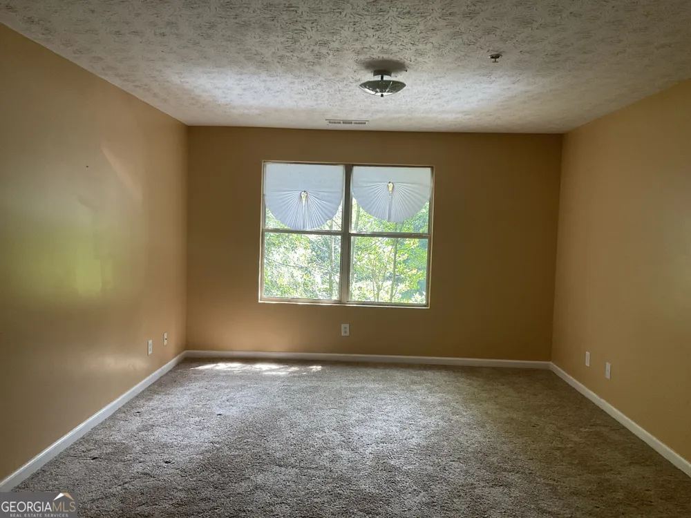 1203 Par Three WAY Lithonia, GA 30038