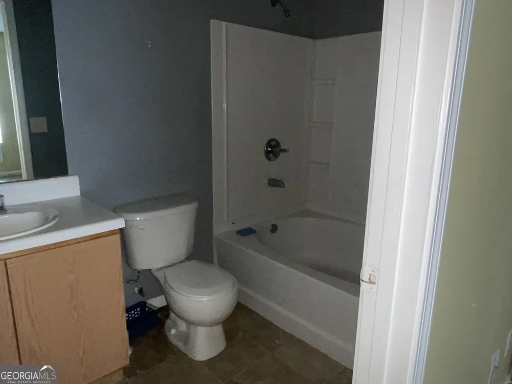 1203 Par Three WAY Lithonia, GA 30038