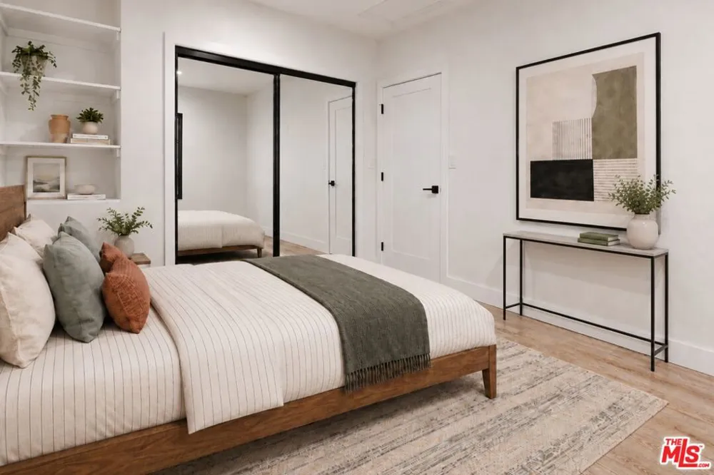 19701 Blythe Street Los Angeles, CA 91306