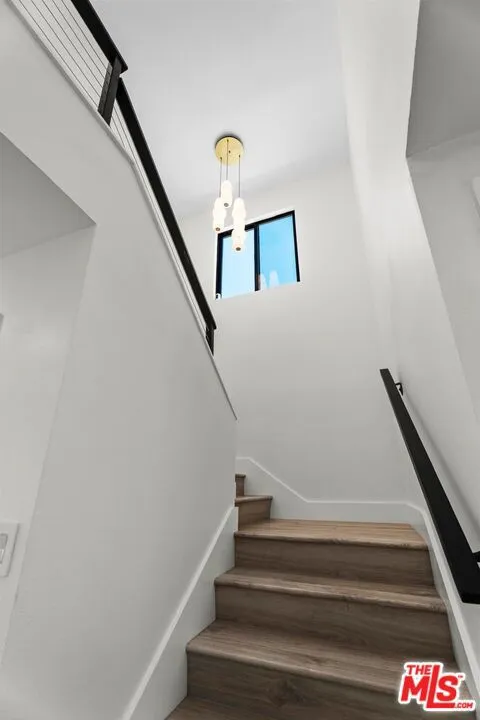 19701 Blythe Street Los Angeles, CA 91306