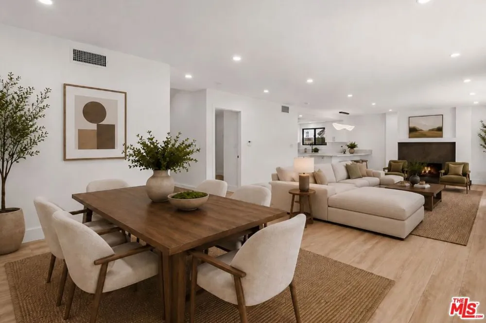 19701 Blythe Street Los Angeles, CA 91306