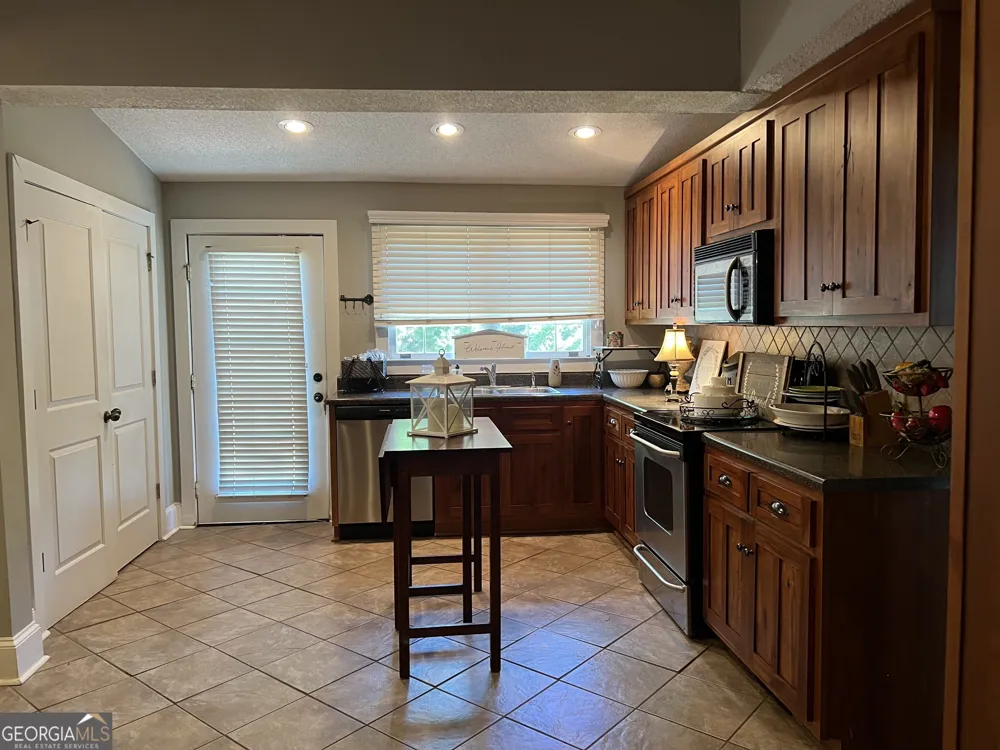 755 Mitchell Bridge RD Athens, GA 30606