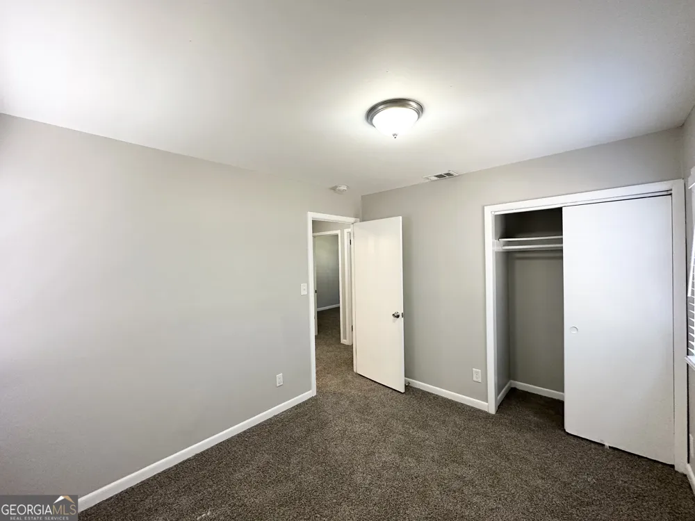 2566 NW Santa Barbara DR Atlanta, GA 30318