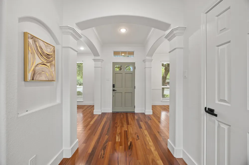 1245 Lacey Oak Loop Round Rock, TX 78681