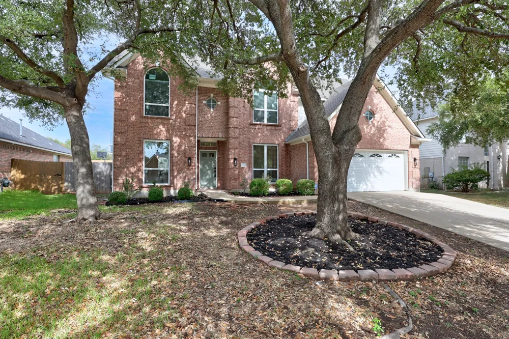 1245 Lacey Oak Loop Round Rock, TX 78681