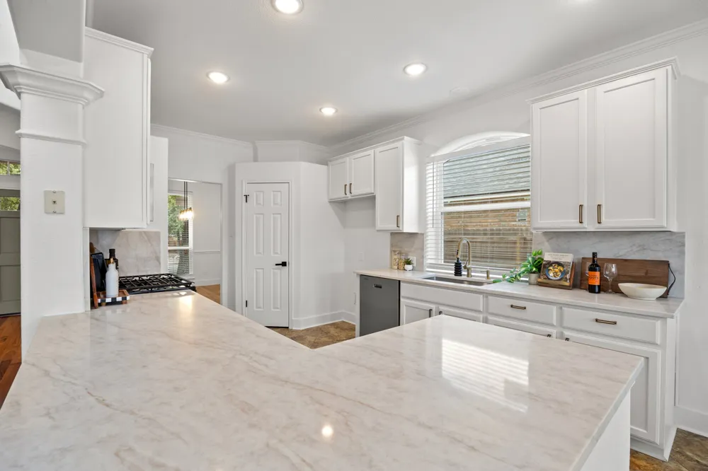 1245 Lacey Oak Loop Round Rock, TX 78681
