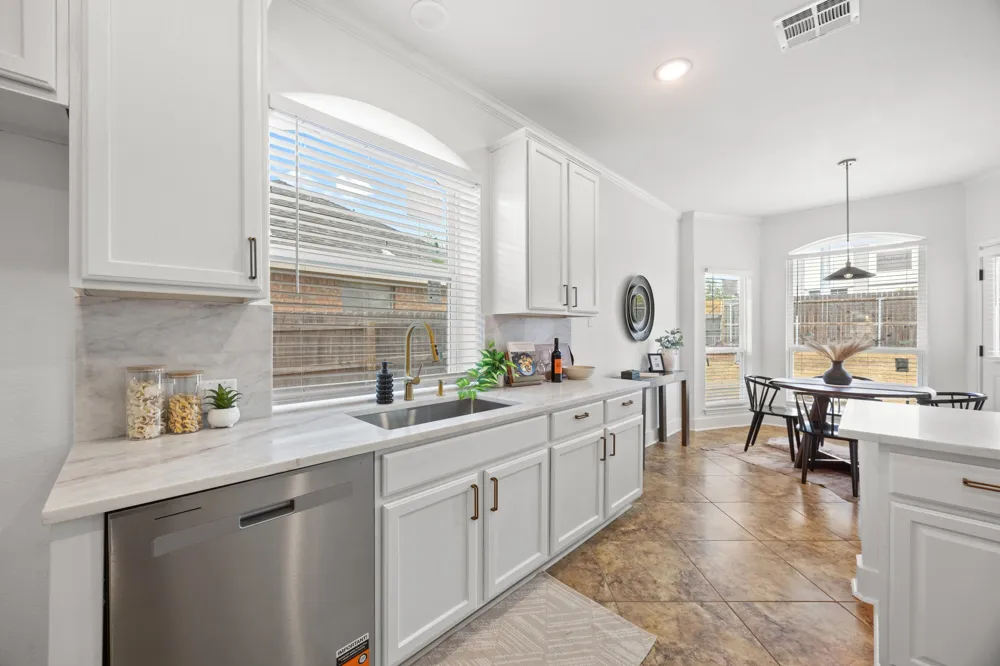 1245 Lacey Oak Loop Round Rock, TX 78681