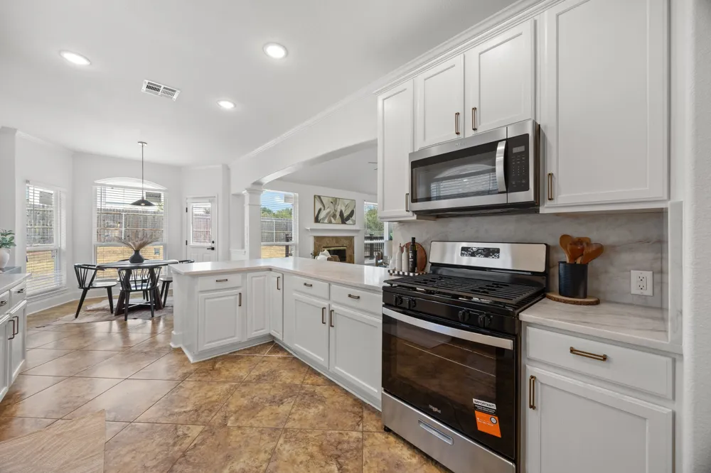 1245 Lacey Oak Loop Round Rock, TX 78681