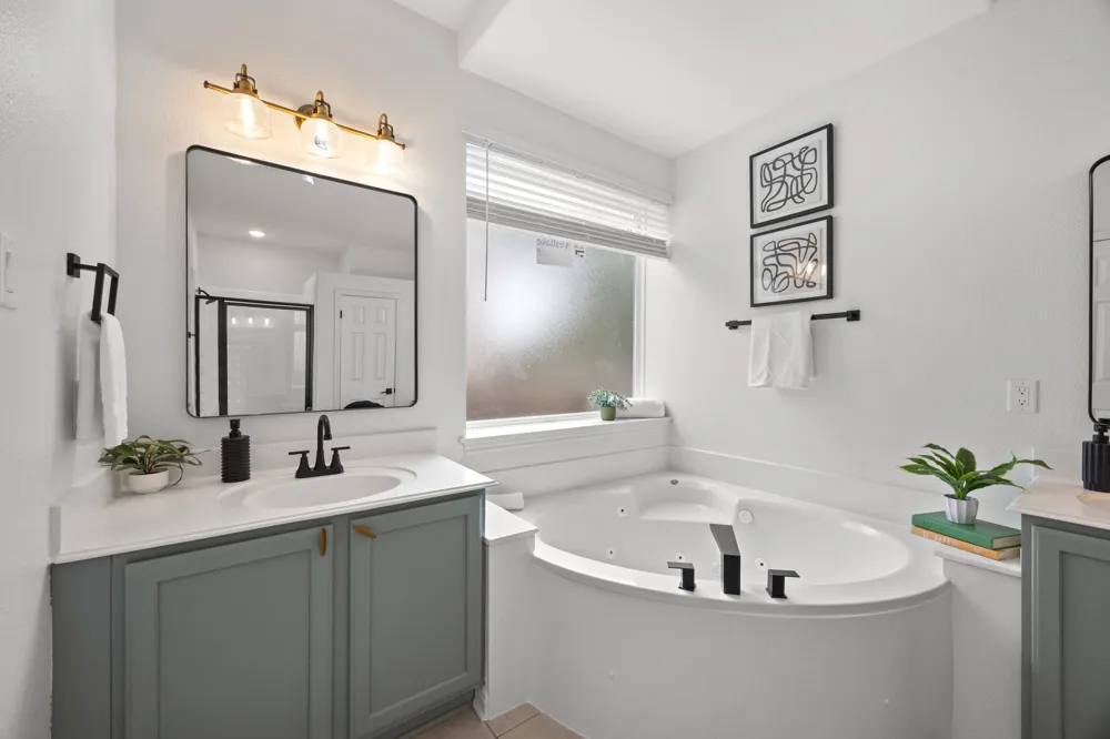 1245 Lacey Oak Loop Round Rock, TX 78681