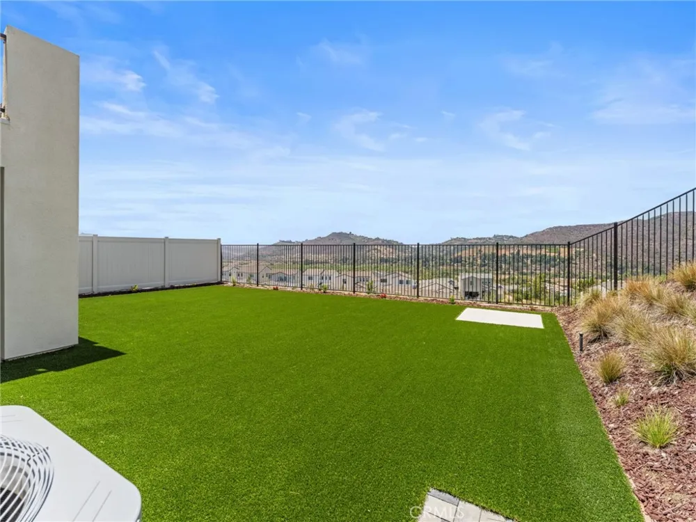 598 Meadowood Fallbrook, CA 92028