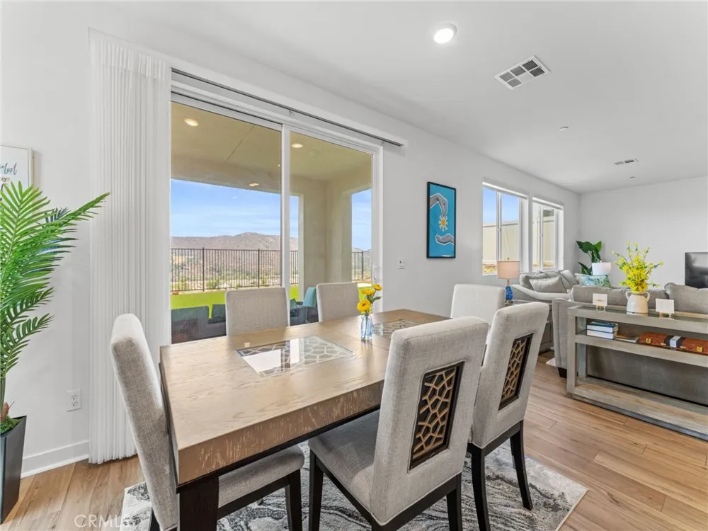 598 Meadowood Fallbrook, CA 92028