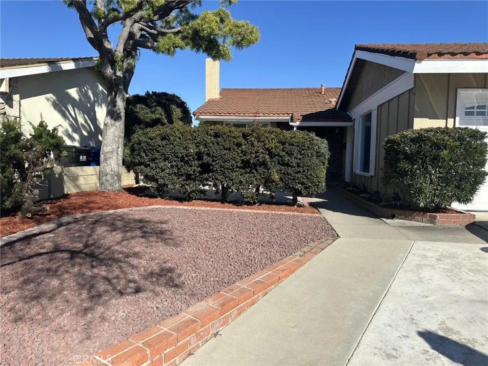 9792 Spruce Court Cypress, CA 90630