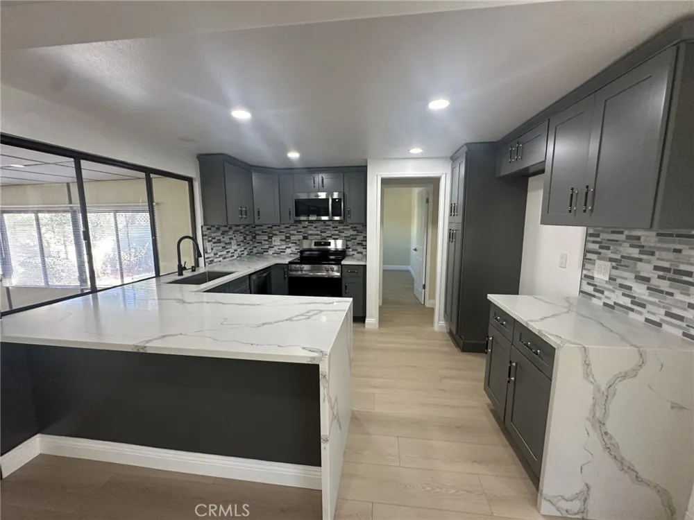 9792 Spruce Court Cypress, CA 90630