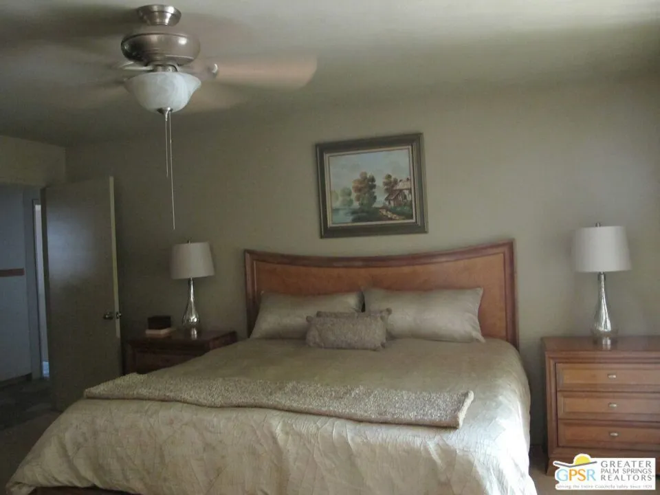 1586 S San Mateo Drive Palm Springs, CA 92264