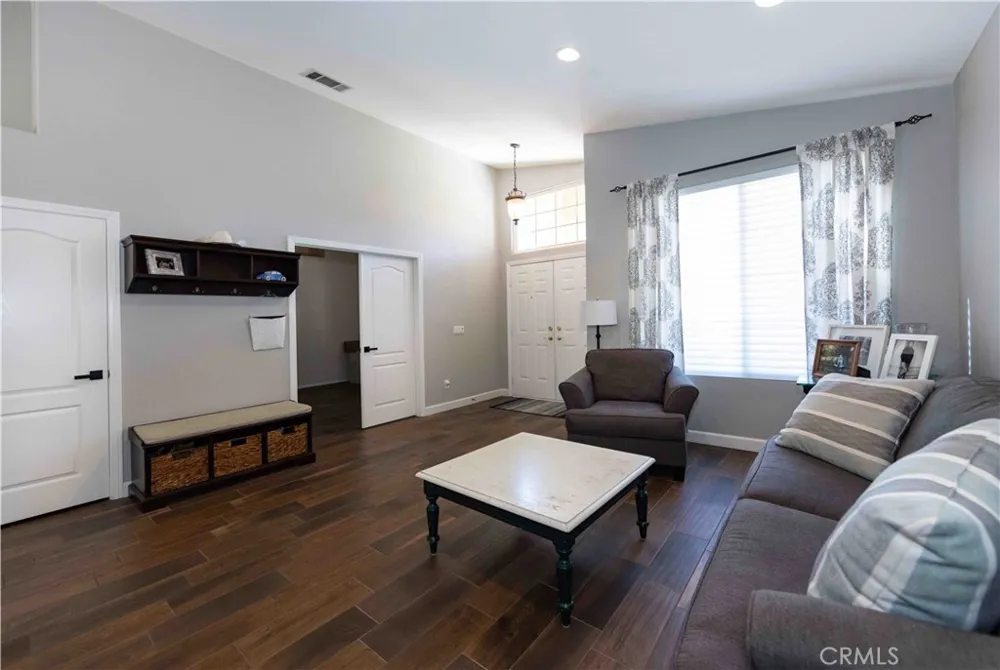 39687 Corte Gata Murrieta, CA 92562
