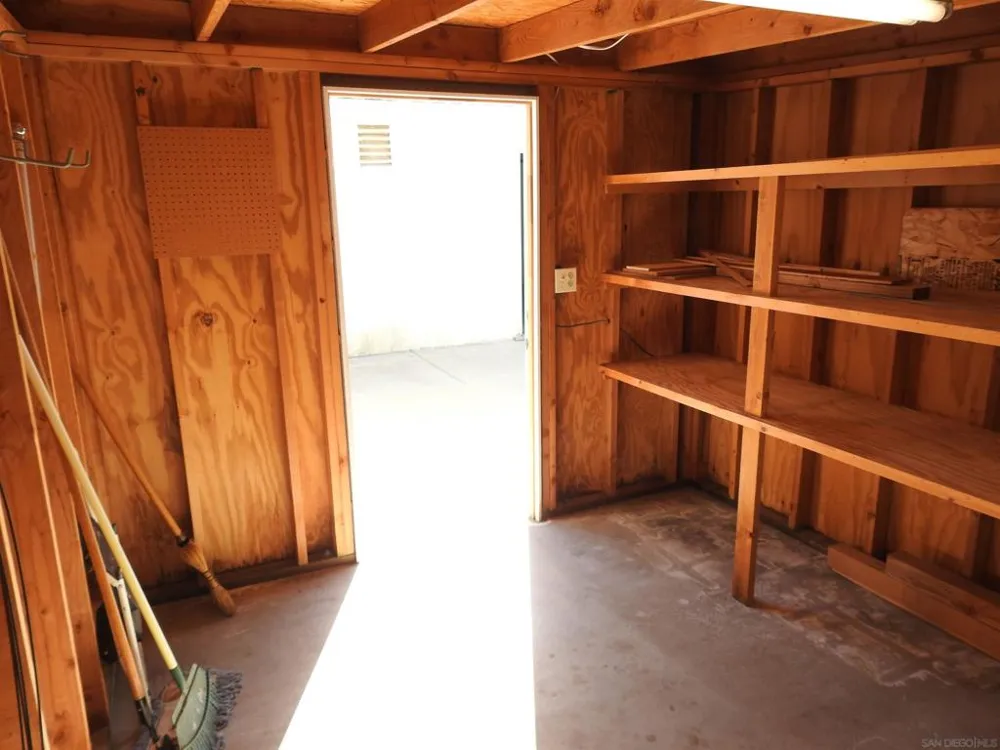 1069 Woodhaven Drive Spring Valley, CA 91977
