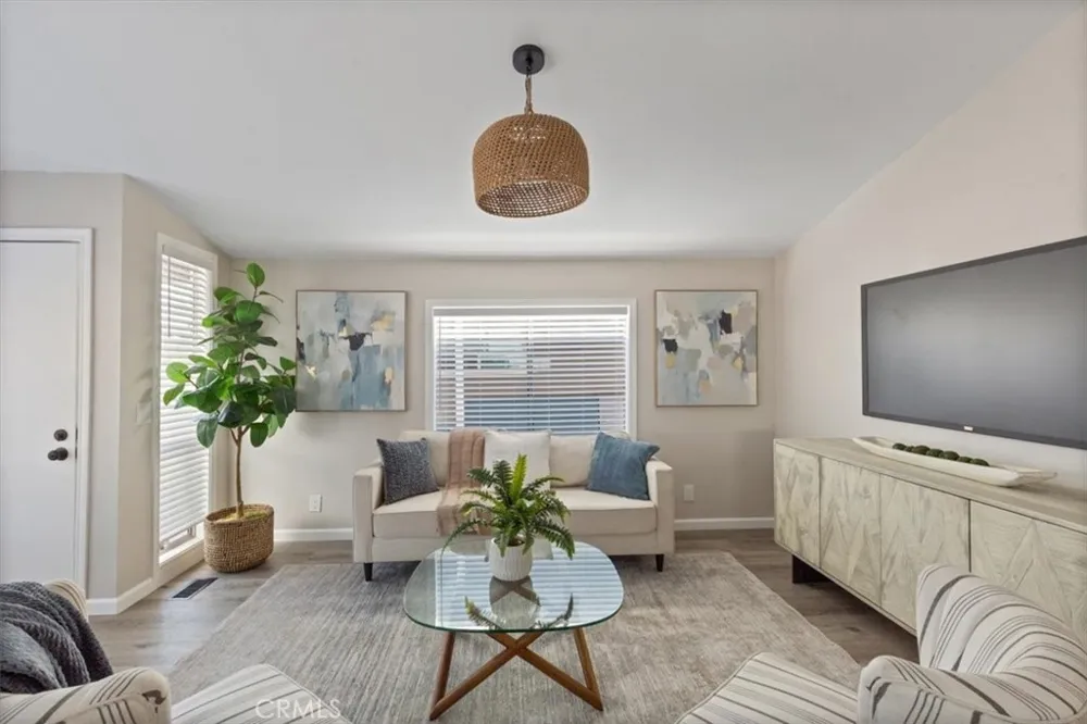 201 Road Runner Lane Fountain Valley, CA 92708