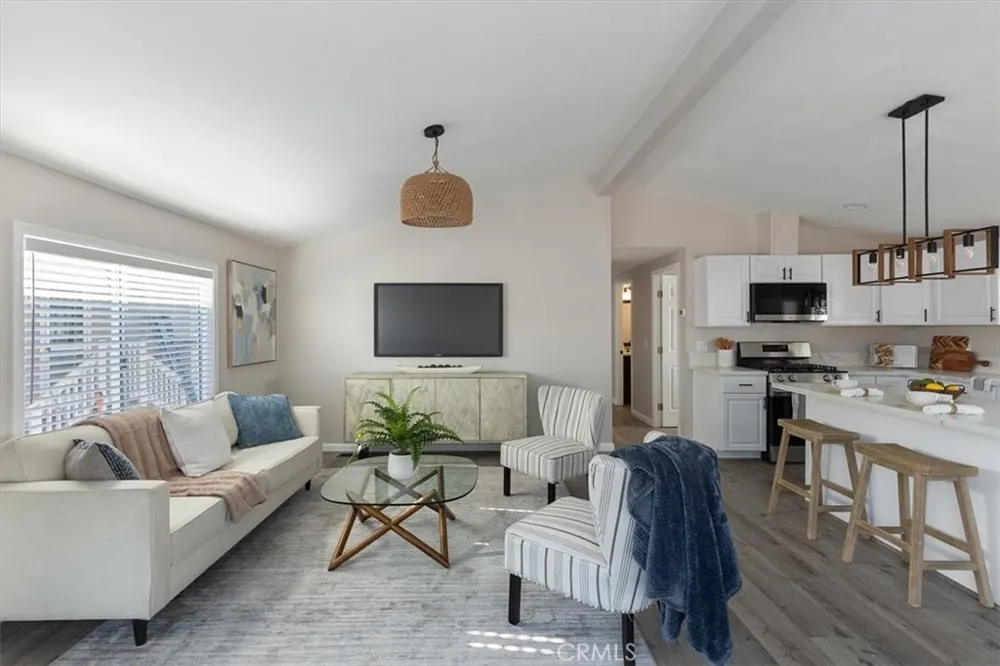 201 Road Runner Lane Fountain Valley, CA 92708