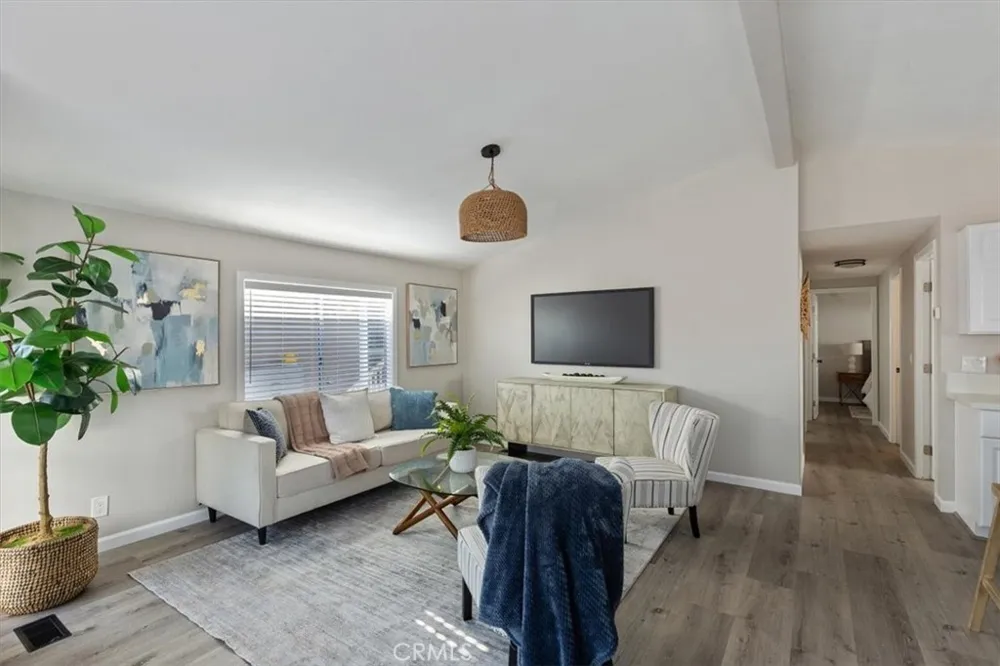201 Road Runner Lane Fountain Valley, CA 92708