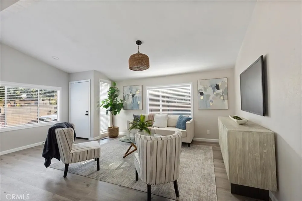201 Road Runner Lane Fountain Valley, CA 92708