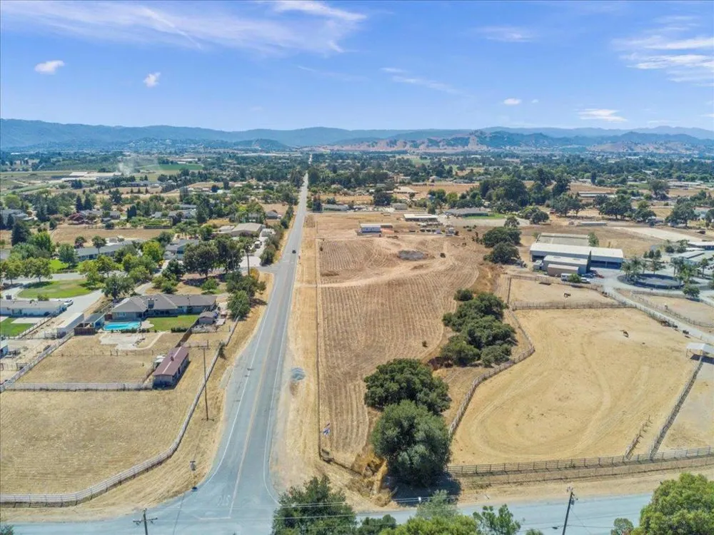 2055 Rucker Avenue Gilroy, CA 95020