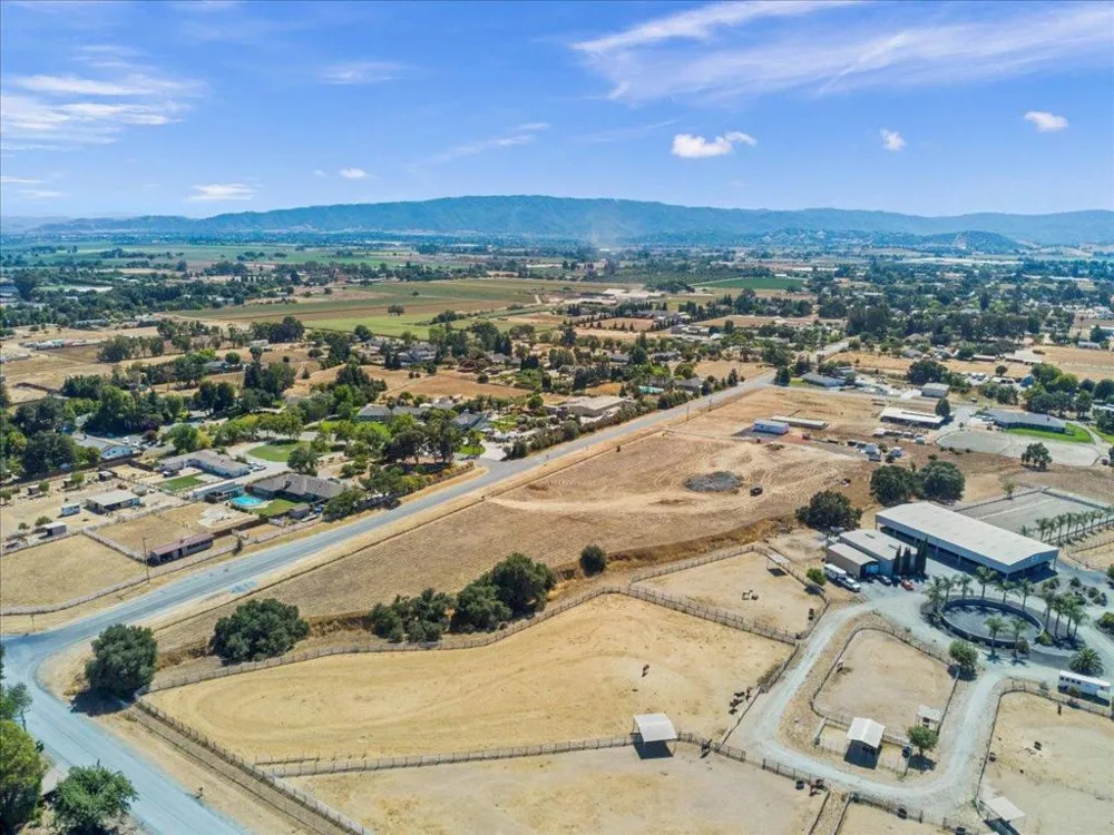 2055 Rucker Avenue Gilroy, CA 95020