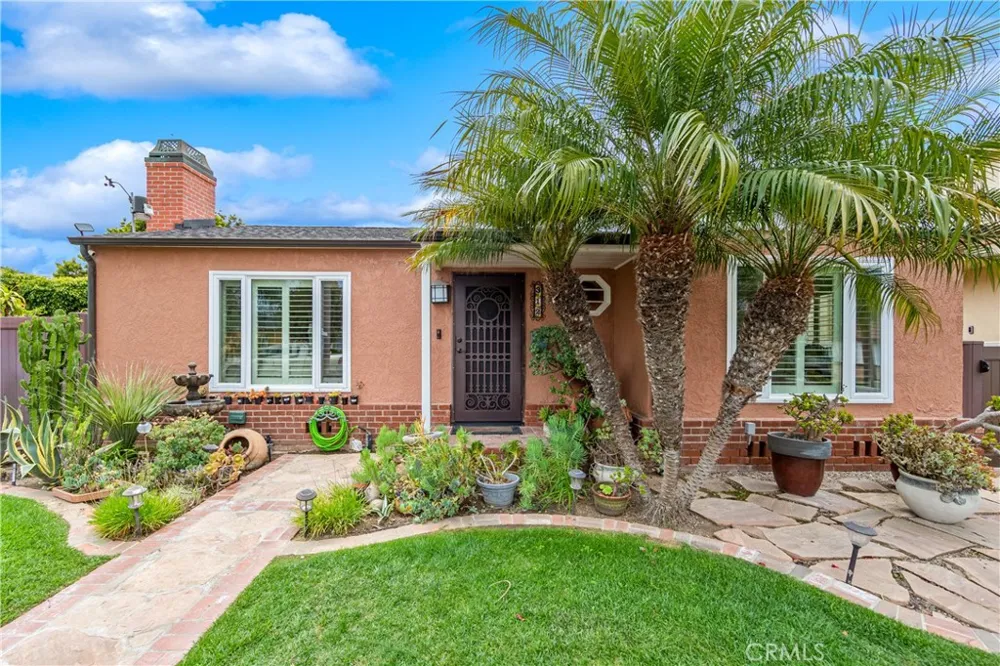 312 15th Seal Beach, CA 90740
