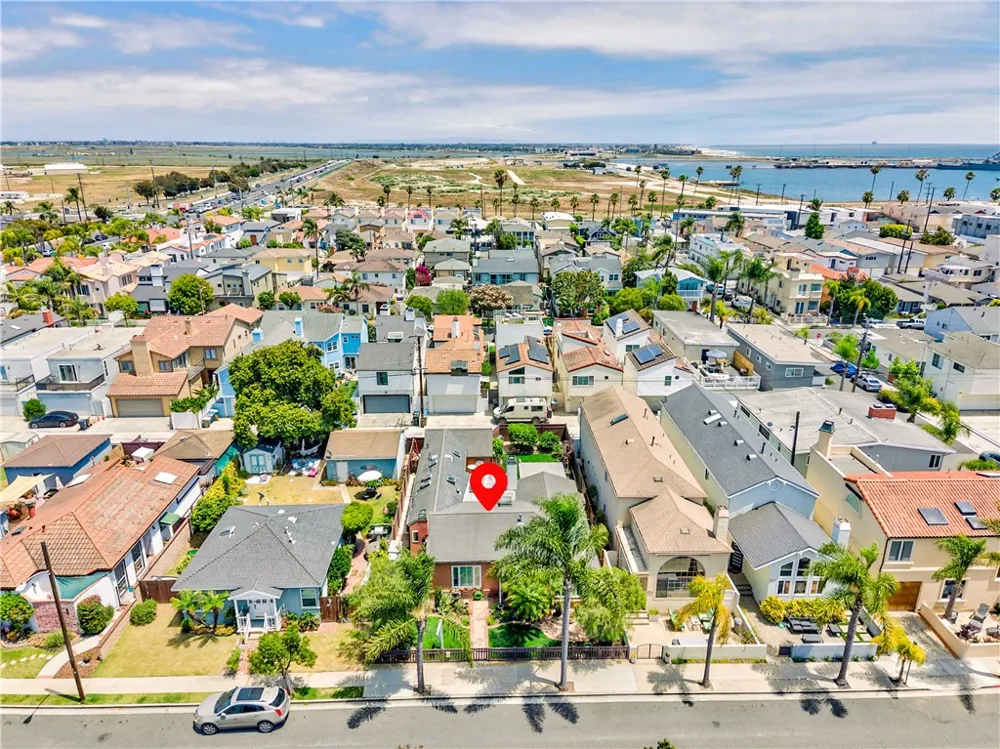 312 15th Seal Beach, CA 90740