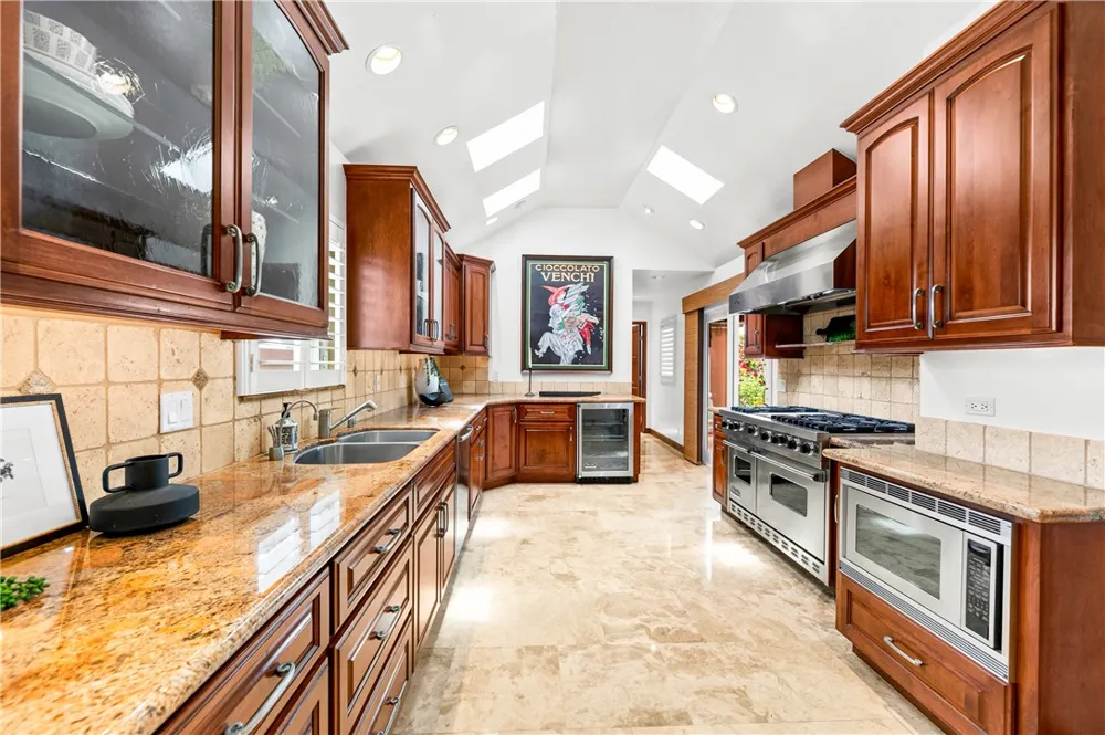 312 15th Seal Beach, CA 90740