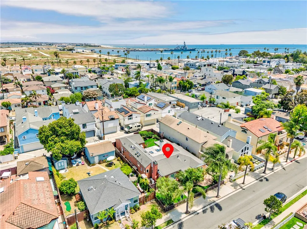 312 15th Seal Beach, CA 90740