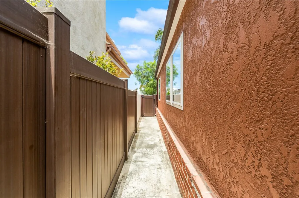 312 15th Seal Beach, CA 90740