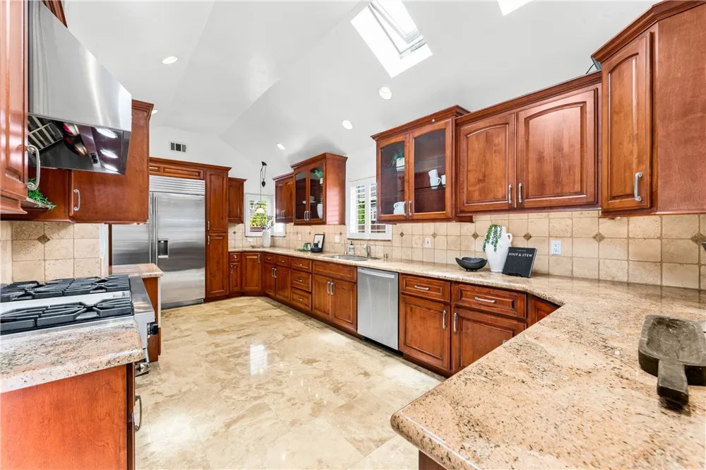 312 15th Seal Beach, CA 90740