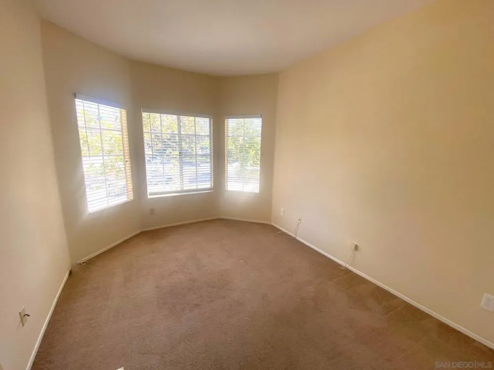 2220 Camino de la Reina #204 San Diego, CA 92108