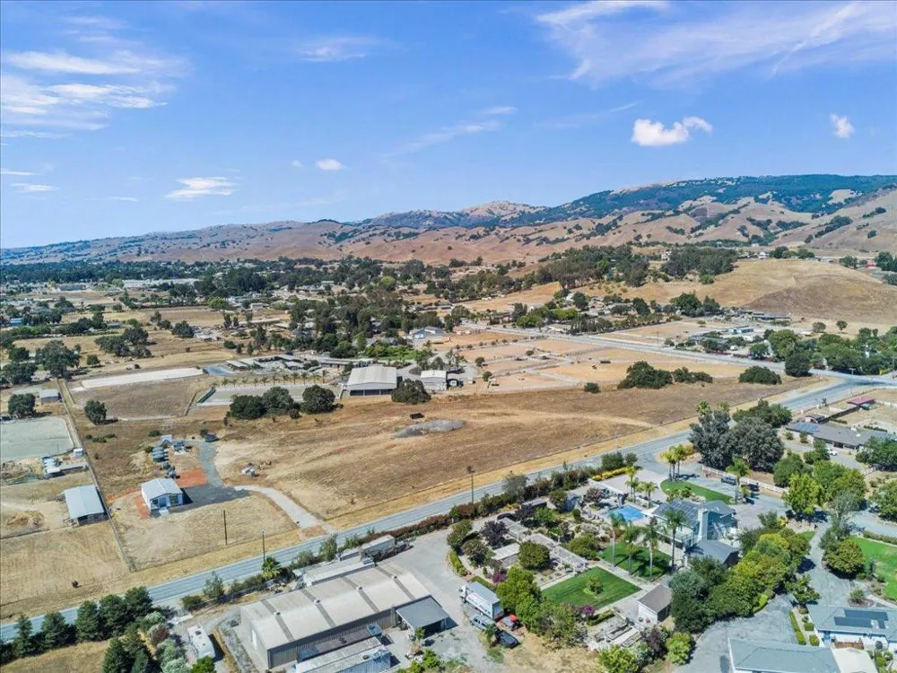 2055 Rucker Avenue Gilroy, CA 95020