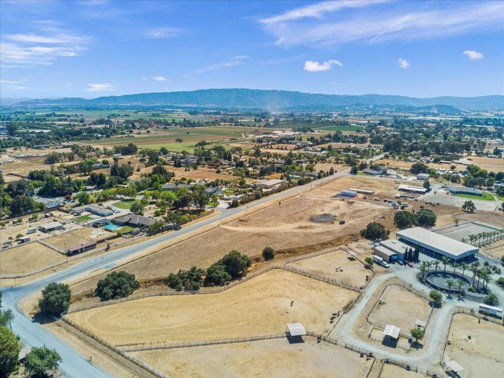 2055 Rucker Avenue Gilroy, CA 95020