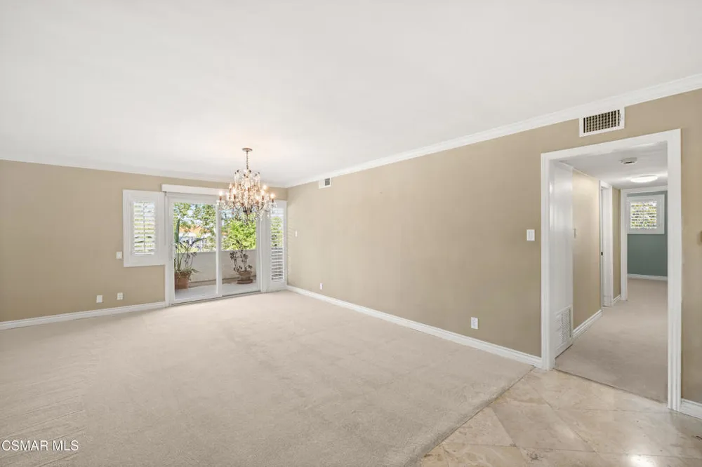 4950 Louise Avenue #301 Encino, CA 91316
