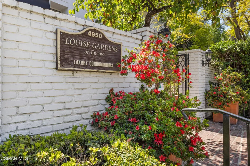 4950 Louise Avenue #301 Encino, CA 91316