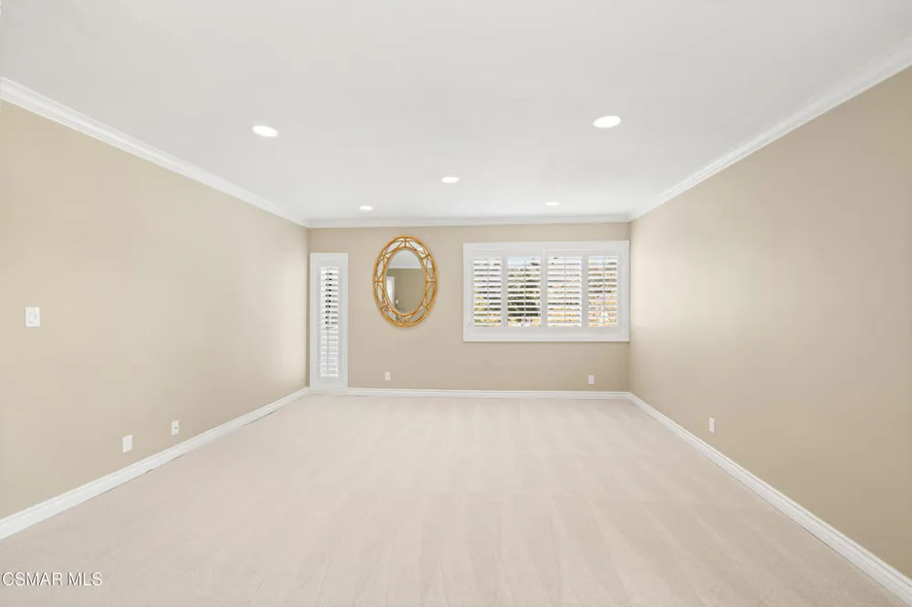 4950 Louise Avenue #301 Encino, CA 91316