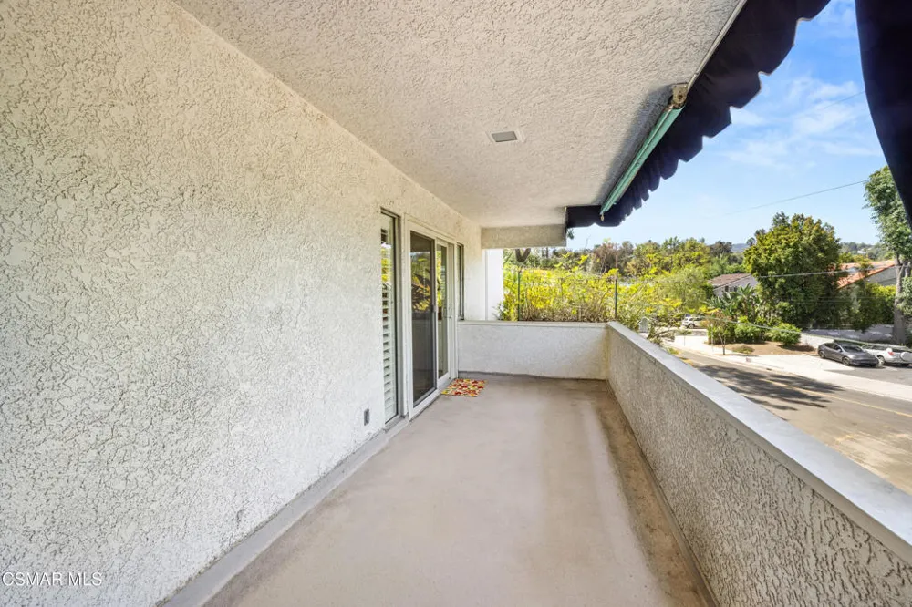 4950 Louise Avenue #301 Encino, CA 91316