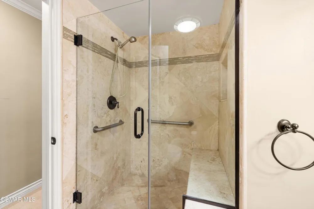 4950 Louise Avenue #301 Encino, CA 91316